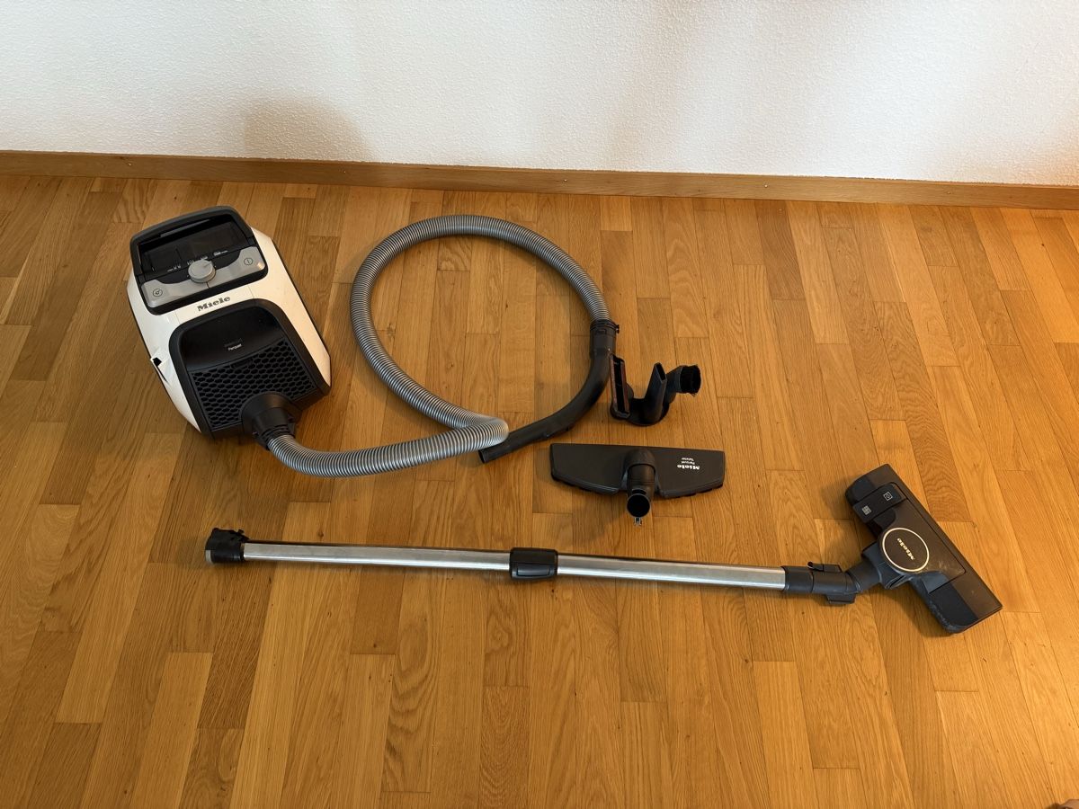 Miele Aspirapolveri & Accessori: Miele Boost CX1 Parquet Staubsauger – Usato da Zug venduto da MC2CC 1