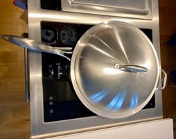 Wok Pfanne 6 Liter mit Glockendeckel für alle Herdarten