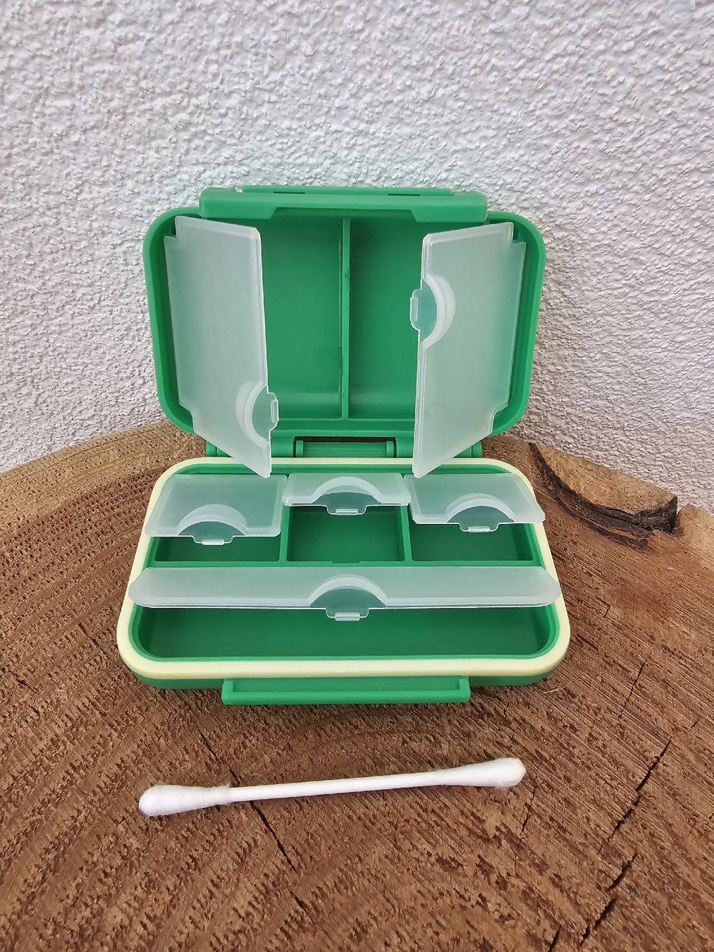 Altro in Decorazioni & Accessori: Boîte à pharmacie PETITS BOBO S verte avec compartiments – Usato da Neuchâtel venduto da the_kt8s 1