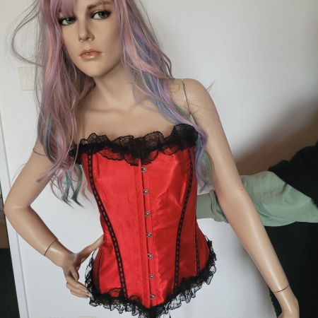 Rotes Mieder/ Korsett Grösse 4XL an Puppe Grösse 38