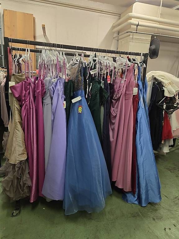 Kleider: Damen Abendkleid – Neu und originalverpackt aus Thunstetten von gregios1 1