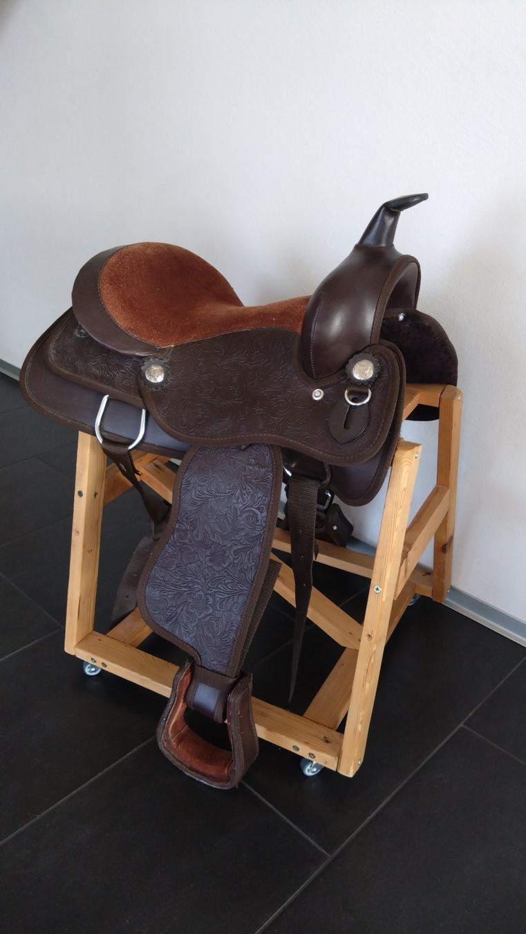 Selle & Accessori: Reitsattel mit Rollgestell – Nuovo (secondo la descrizione) da Münchenwiler venduto da Spix01