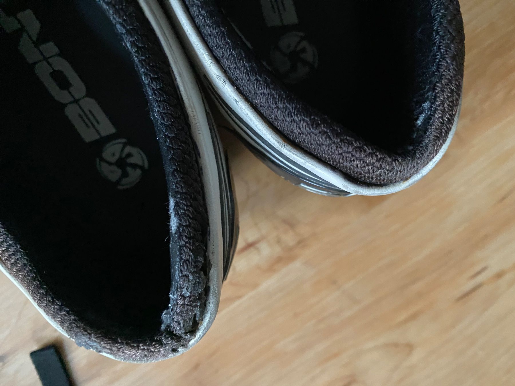 Herrenschuhe: Bont veloschuhe carbon 42 rennrad – Gebraucht aus Appenzell von classiccyclingkits 4