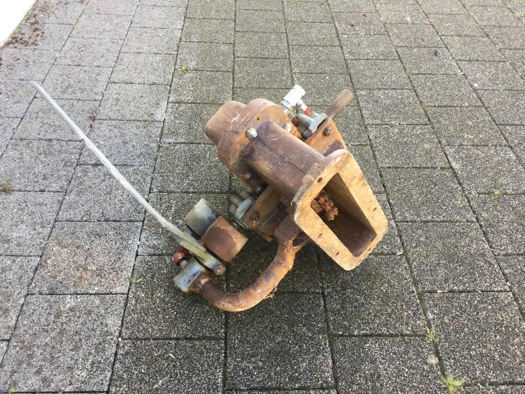 Outils anciens: Alte gebrauchter kleine Wassertrubine – D'occasion à Wangen SZ par kuriosum12