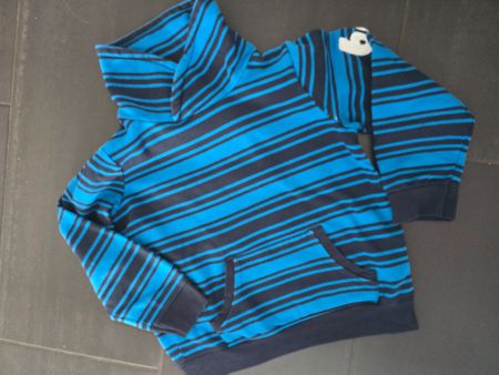 Gestreifter Jungs-Hoodie, Grösse 128
