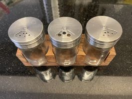 Gewürzstreuer Set mit Holzständer