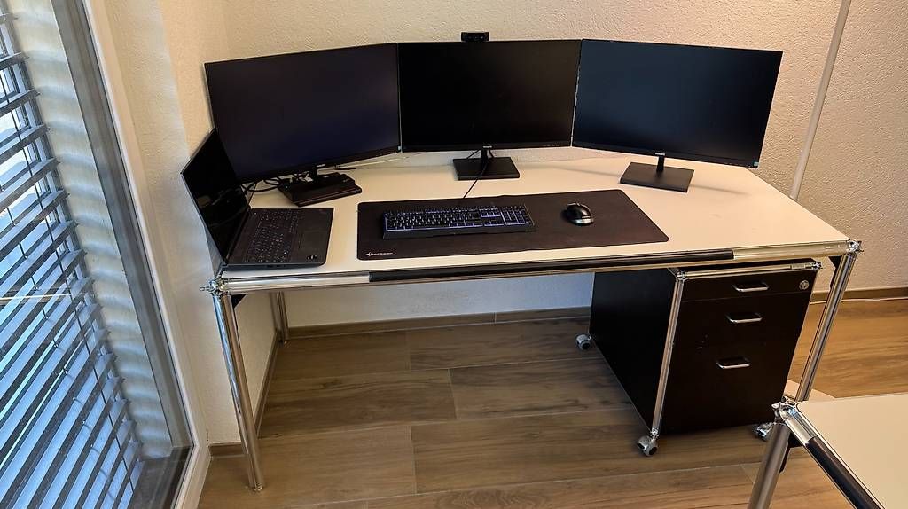 Set di tavolo e panche: Artmodul Home-Office-Set: Tische, Container, Bürostuhl – Usato da Stein AG venduto da Marcster99 2