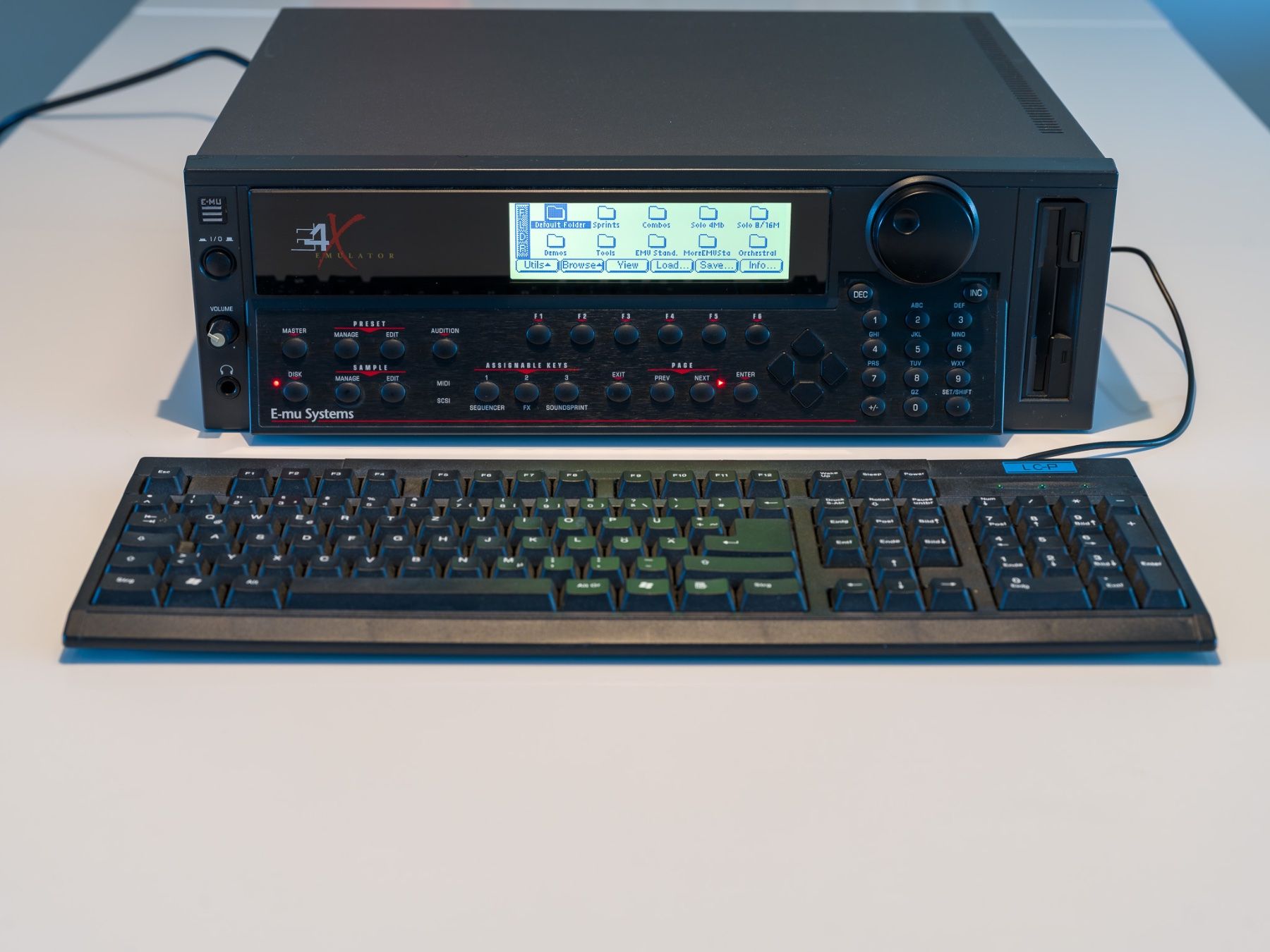 Instruments de musique: E-mu Systems Emulator E4X – D'occasion à Fahrwangen par Wavedrum 4