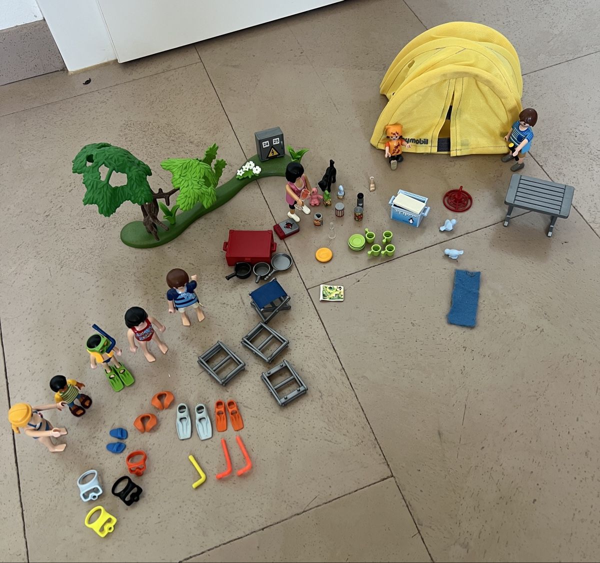 Playmobil Spielzeuge: Playmobil Camping und Schwimmer – Gebraucht aus Büttikon AG von Jahacymipa.01 1