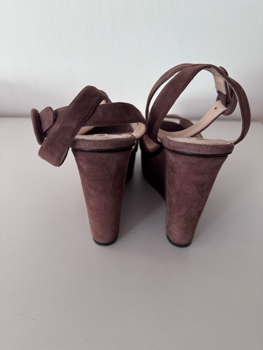 Prada Scarpe da donna: Prada Brown Suede Platform Wedge Sandals Size 38 – Nuovo (secondo la descrizione) da Binningen venduto da can_s2yh 3