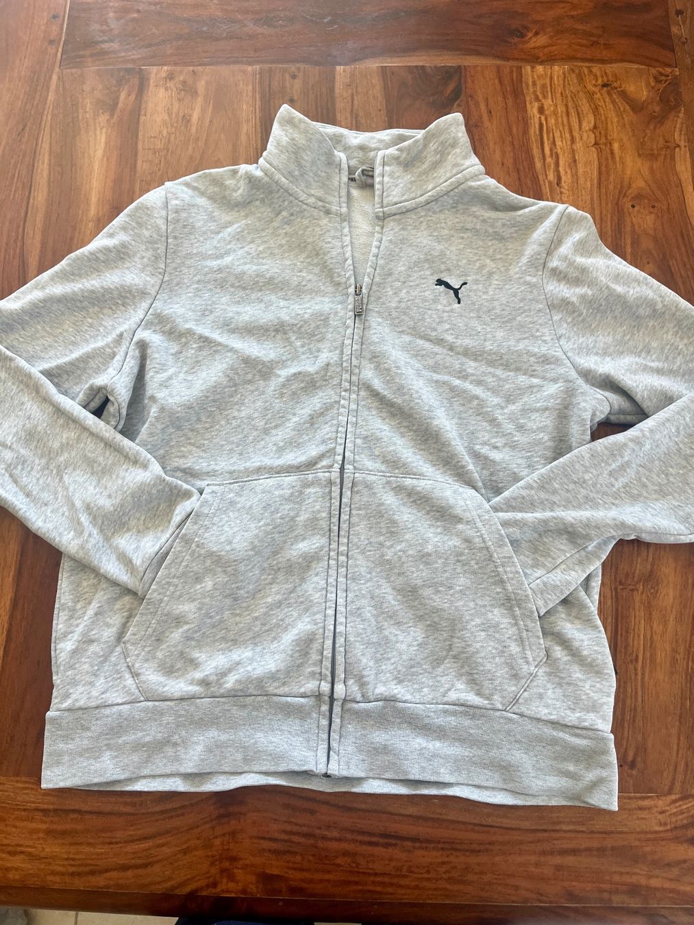 Puma Pullover & Sweatshirts: Pull gris Puma - Taille S – Gebraucht aus Cossonay-Ville von 021epi70