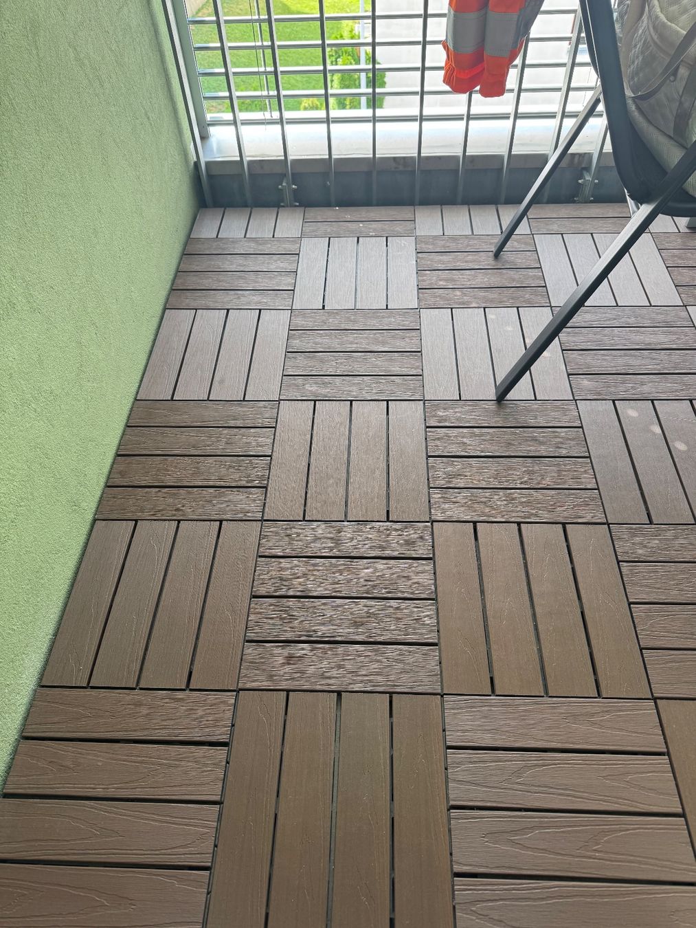 Bodenbeläge: Bodenplatten Holzoptik braun – Neu (gemäss Beschreibung) aus Visp von iwan.eggel