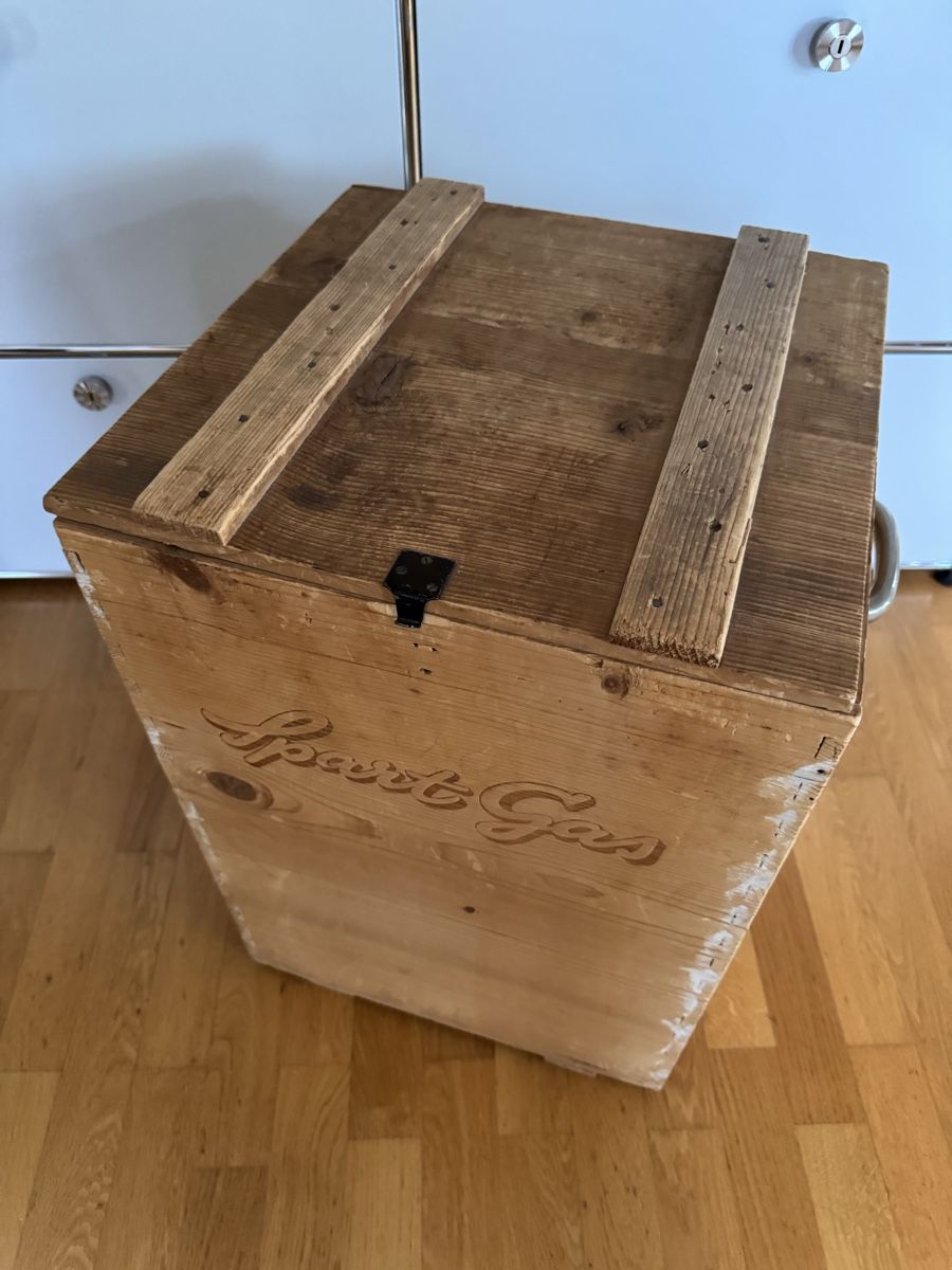 Coffres: Holztruhe – D'occasion à Oberrieden par Anirahtak 1