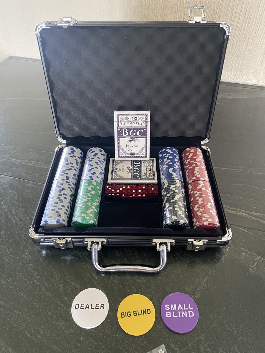 Giochi: Poker Set komplett mit Koffer – Nuovo (secondo la descrizione) da Surcuolm venduto da Brandon1958