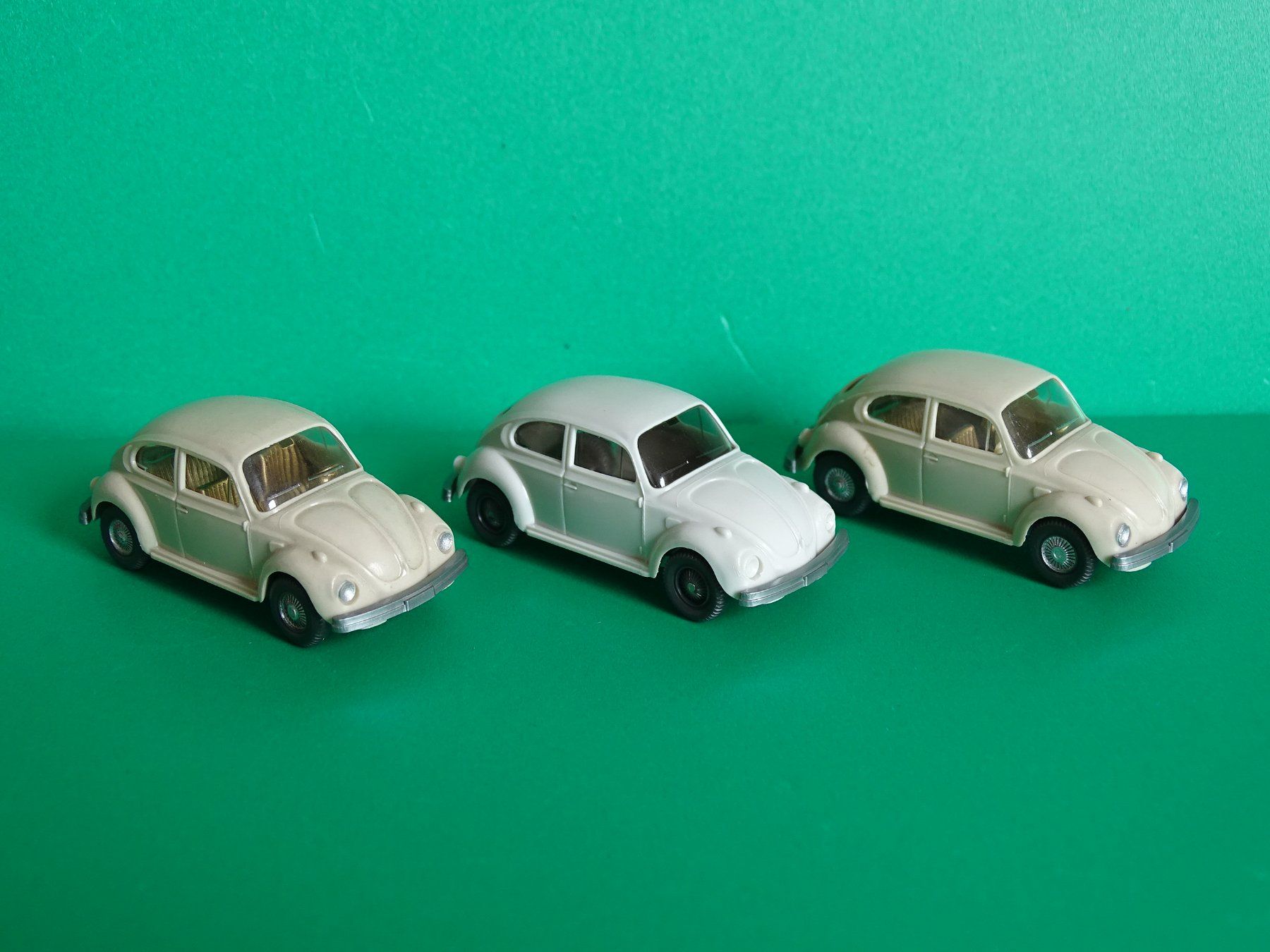 Wiking Modellini d'auto: 3 x VW Käfer von Wiking 1/87 – Usato da Bretzwil venduto da Meex 1