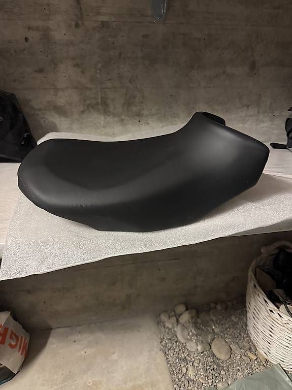 BMW Tutti i ricambio per moto: Bmw 1250 gs sitz – Usato da Volketswil venduto da sparow86 3