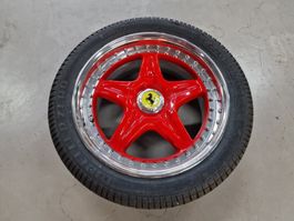 Rotes Ferrari Leichtmetallrad 8J17 für Deko/Ausstellung [7]