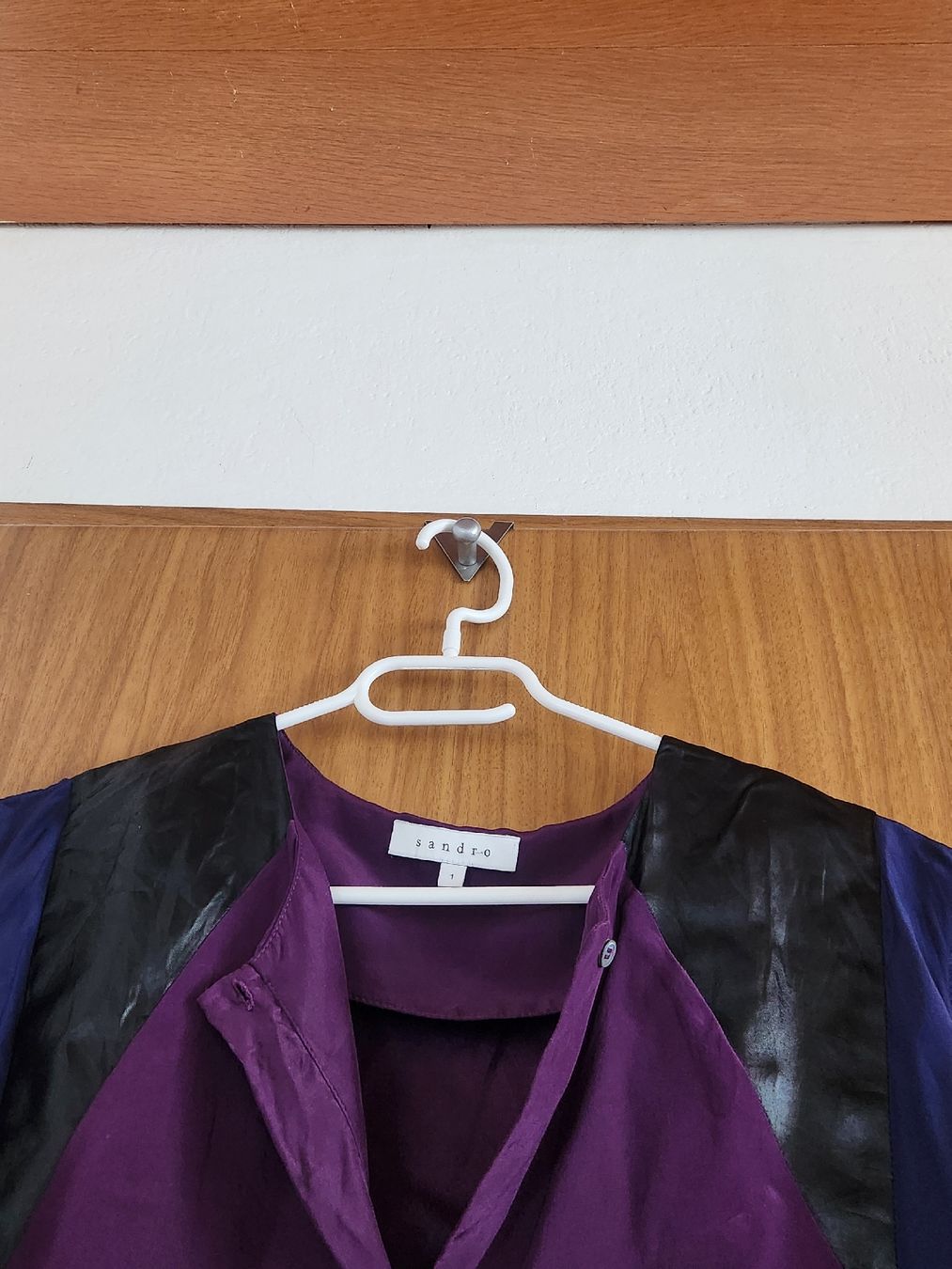 Sandro Top: Top Sandro 100% Soie, taille 1, (S/M) défauts – Usato da Niedergösgen venduto da Eva2410 8
