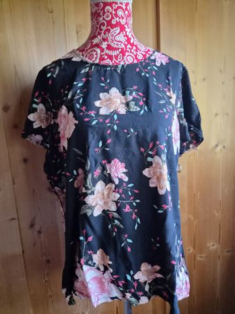 Kurzarmbluse Vero Moda Blumenmuster Schwarz Gr. M/L Viskose