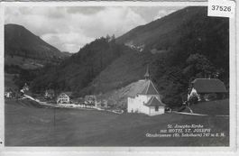 Gänsbrunnen - St. Josef-Kirche mit Hotel St. Joseph