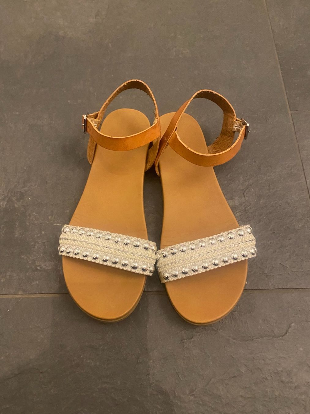 Schuhe für Mädchen: Mädchen Sandale Gr. 33 weiss – Gebraucht aus Bonstetten von VCLS
