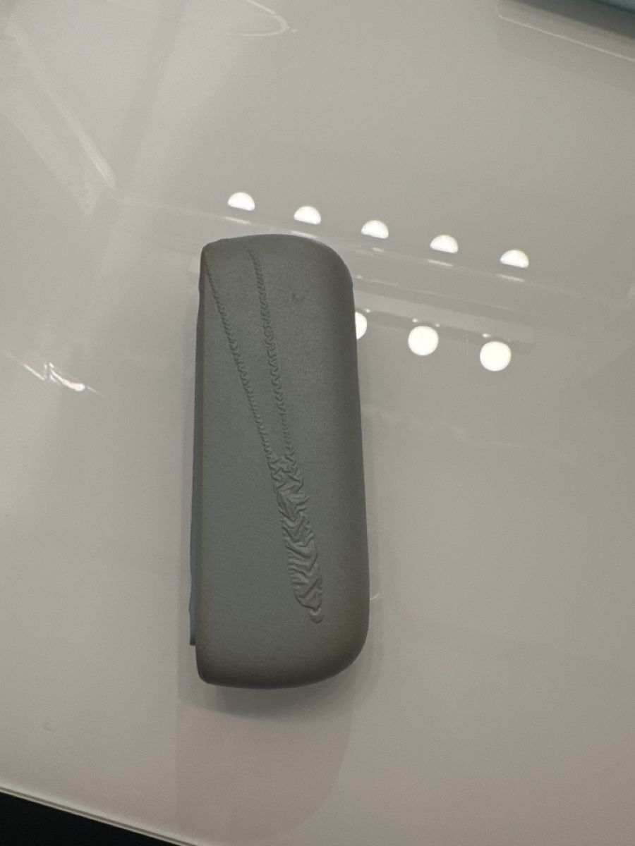 Iqos Altri Prodotti per fumatori: IQOS Iluma  Tabakerhitzer hellblau gebrauchter Zustand – Usato da Menzingen venduto da Endina.S 1