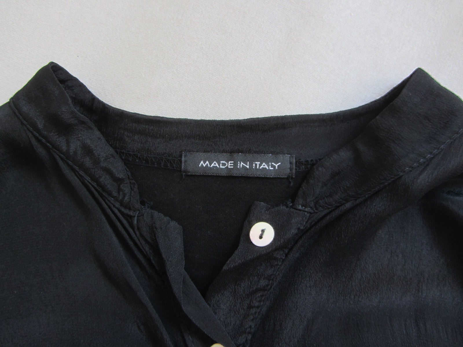Chemisiers: MADE IN ITALY - Seide Bluse schwarz S – D'occasion à Zürich par Diazaio 4