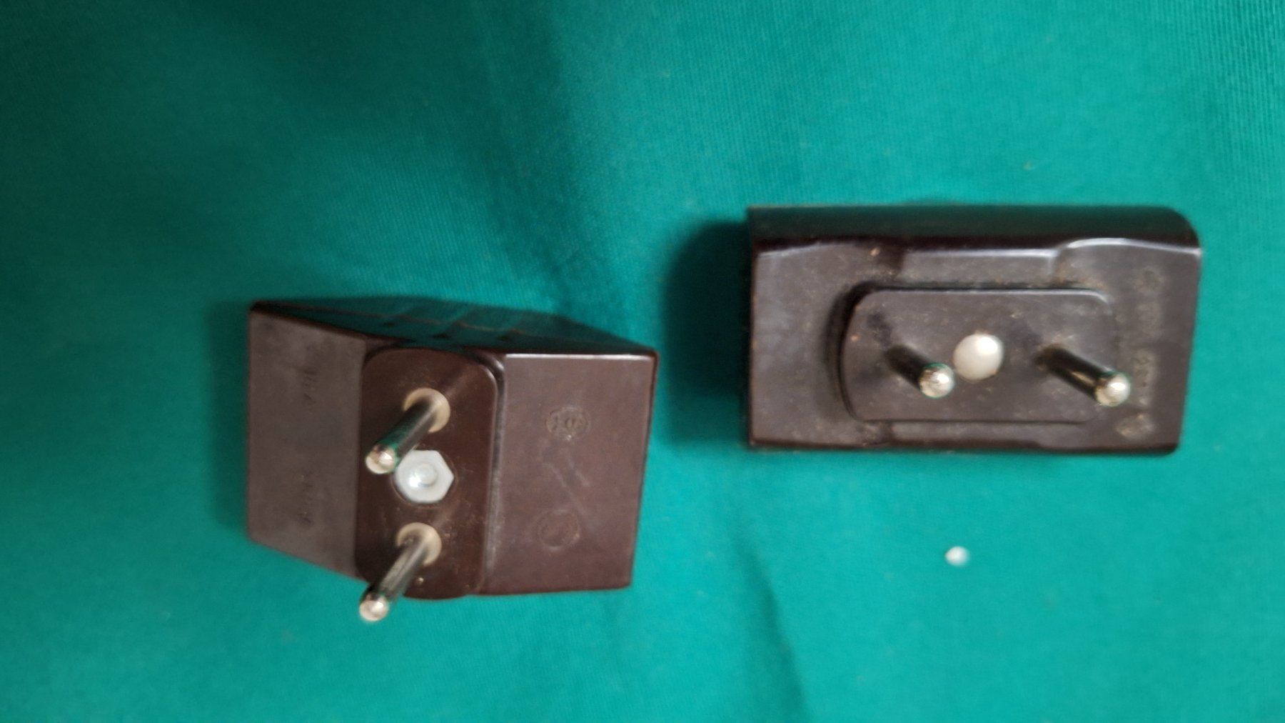 Spine: 2 Vintage Doppelstecker ,2er und 3er Bakelit – Usato da Arlesheim venduto da shopradl 2