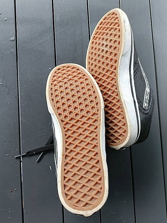 Scarpe da uomo: Vans cuir taille 36 – Usato da Monthey venduto da ari_6vkp 2