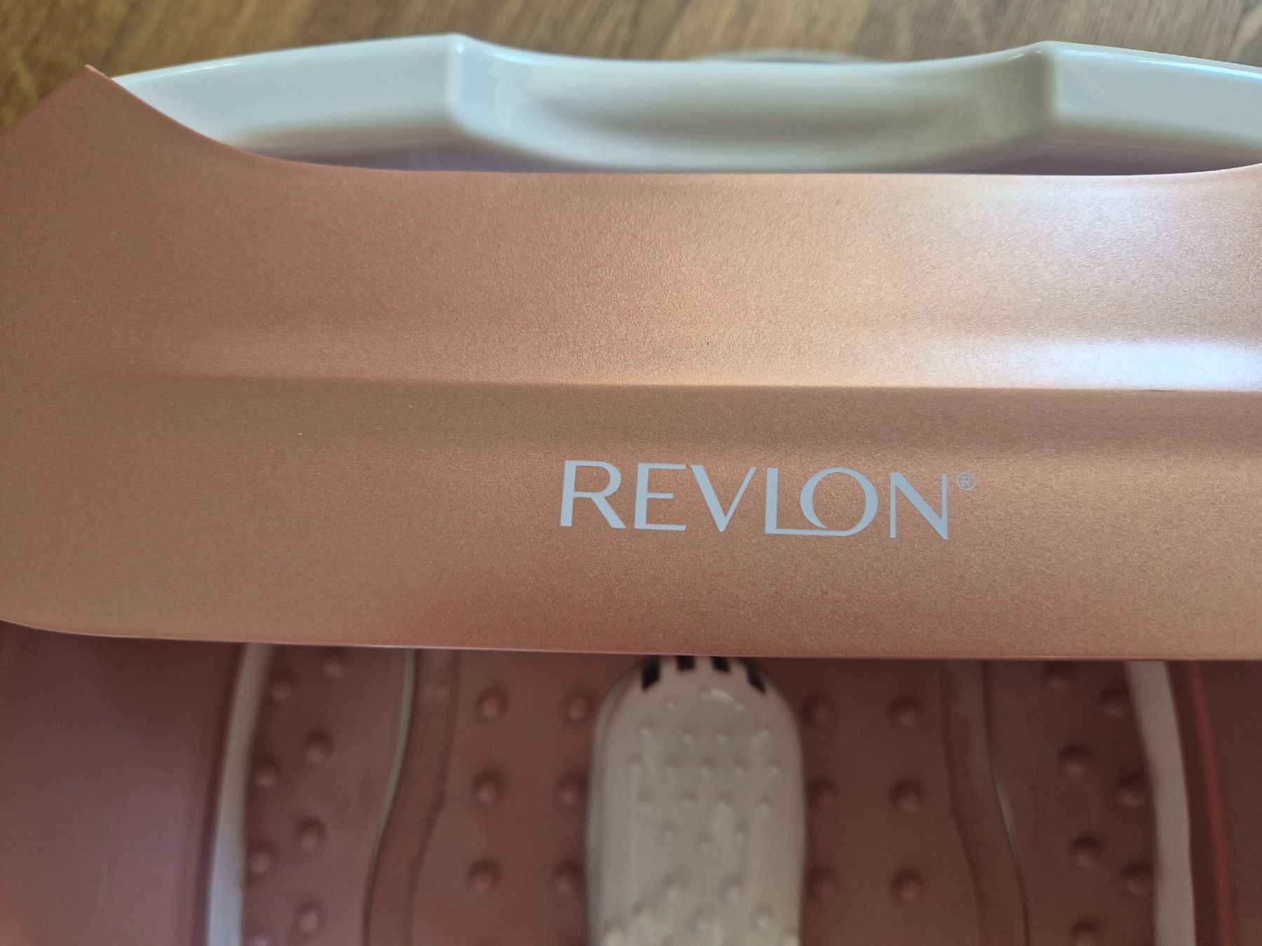 Massagegeräte: Revlon Ultimate Indulgence Foot Spa RVFB7034E – Gebraucht aus Zürich von monadiederich 1