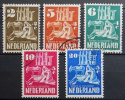 Niederlande Kat. 558-562 gest. 1950 Kat. 60 Euro