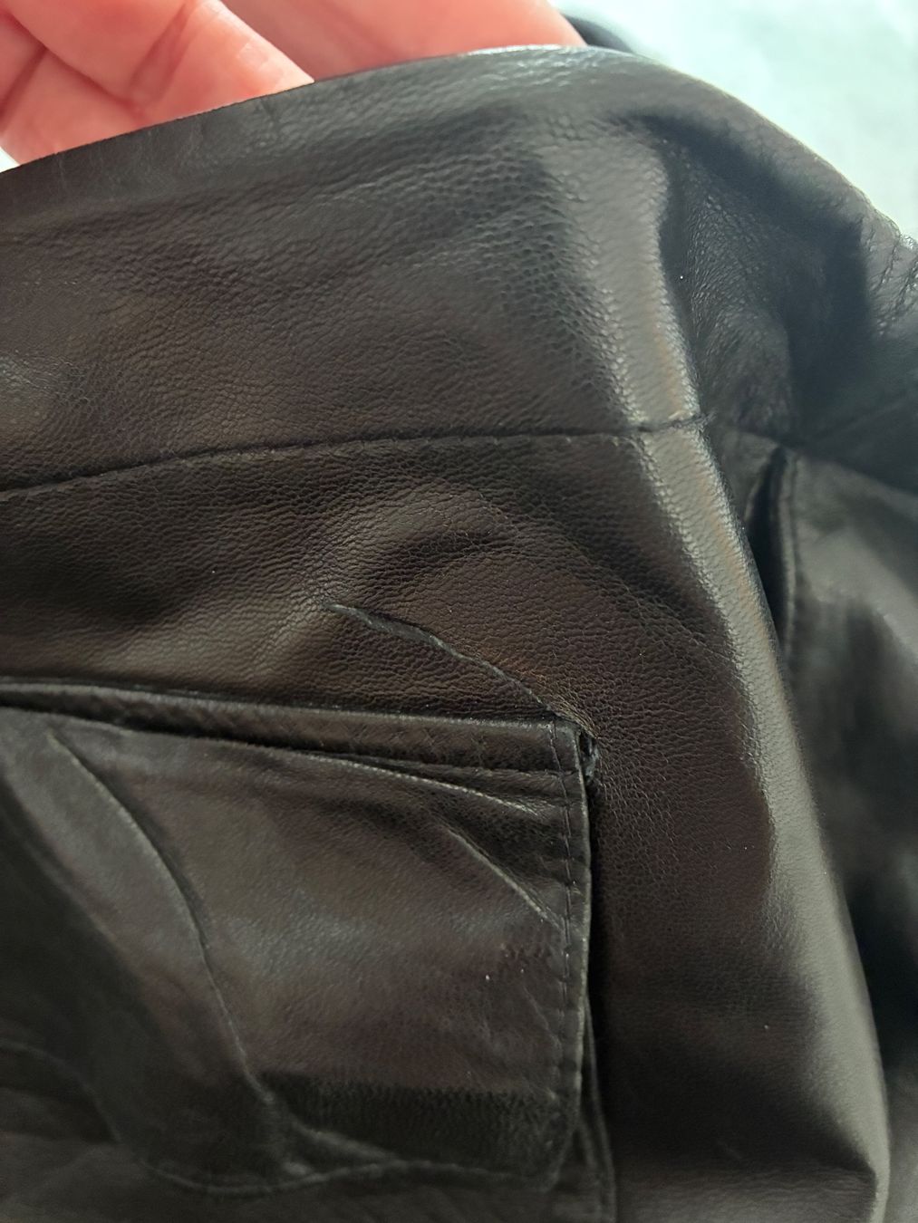 Gucci Pantalons: Gucci Lederhose, schwarz, Grösse 54 – D'occasion à Carona par LaDark11 8