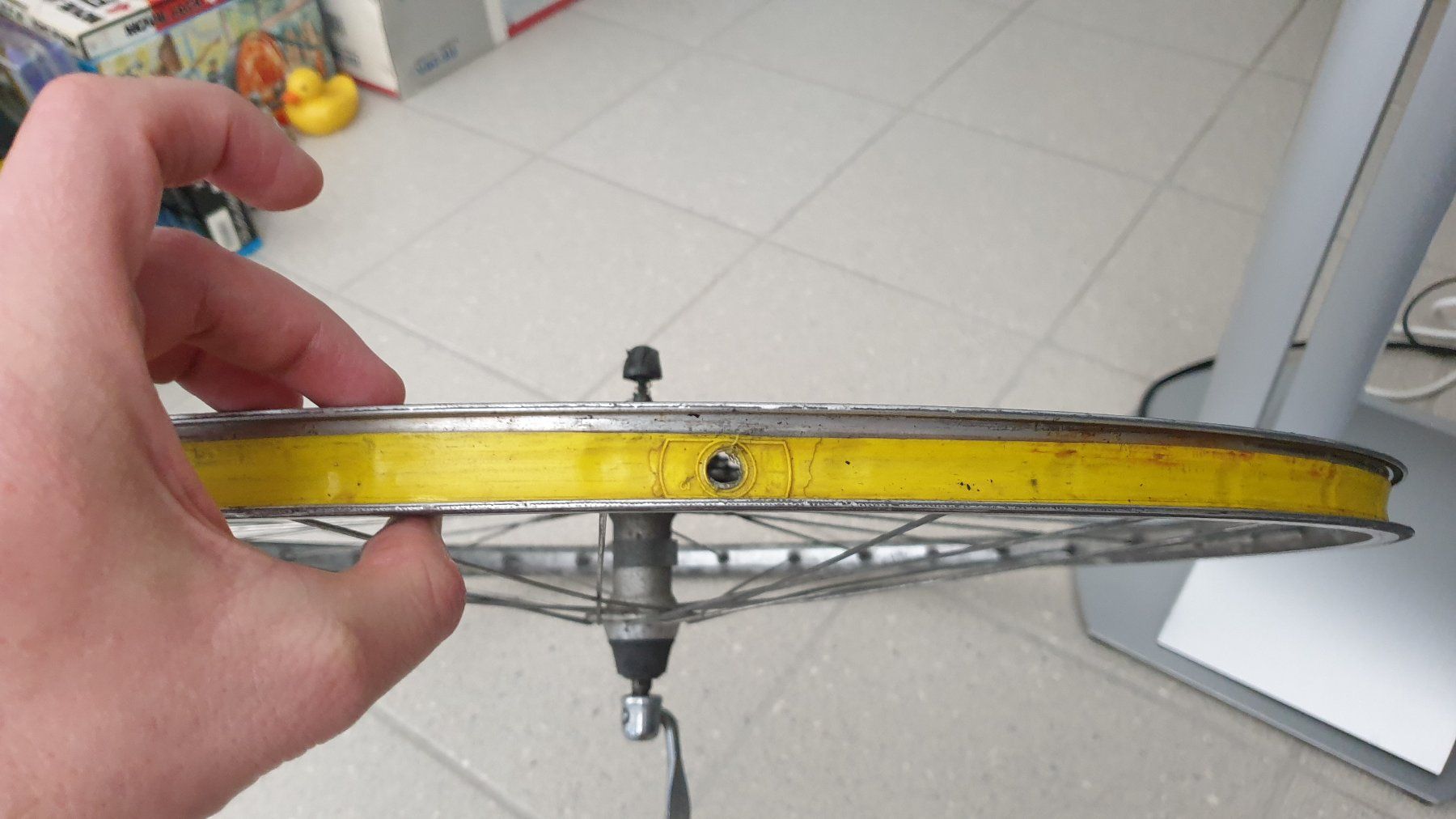 Pneus & Kompletträder: Velo Hinterrad – Defekt aus Stäfa von Supertramp73 6