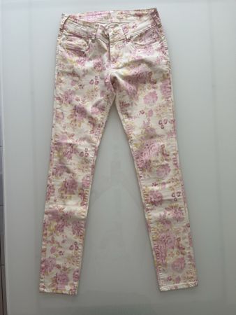 Circle of Trust Jeans, Grösse 28, Blumenmuster für den Somme