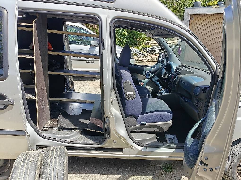 Servizi & Riparazioni: Transport handicap utilitaire polyvalent, adapté – Usato da Yverdon-les-Bains venduto da SABERFAWZY 3