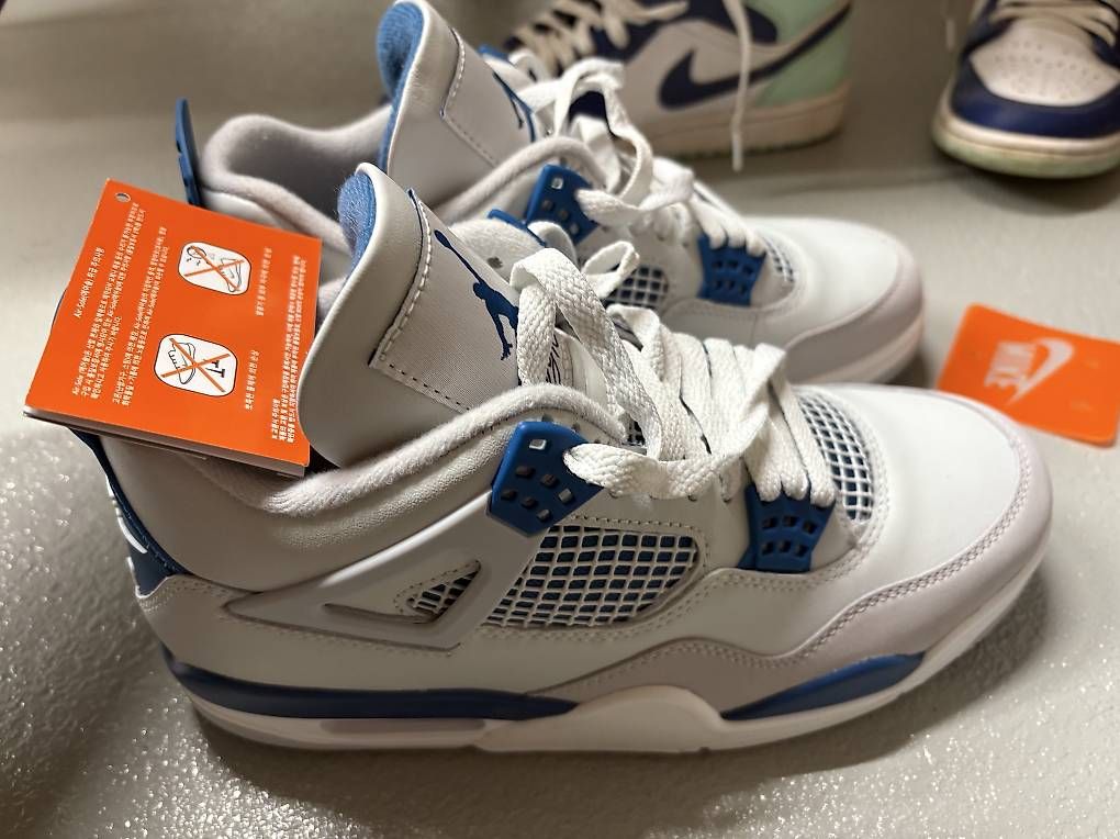 Jordan Scarpe da uomo: Nike Jordan 4 Military blue Gr. 41 – Nuovo e nell'imballaggio originale da Schleinikon venduto da kar_8ww7 5