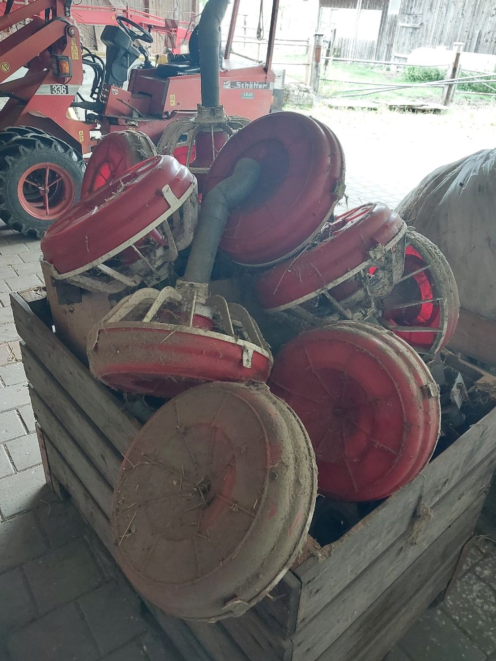 Gabbie, trasporto & Sicurezza: Futterpfannem für Hühner – Usato da Rothenburg venduto da ottiger1 1