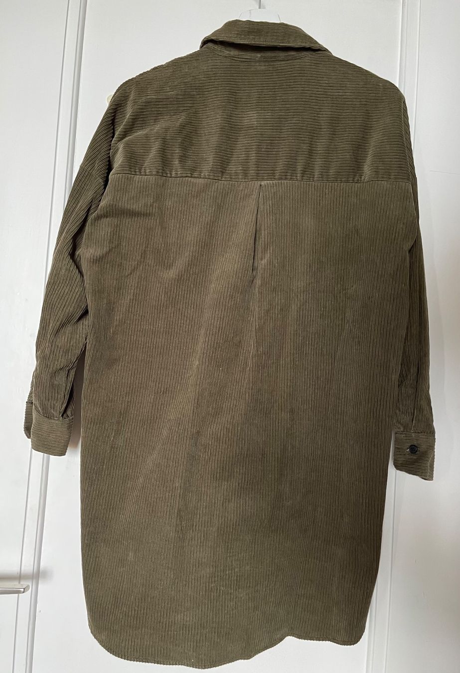 Zara Chemisiers: Chemise longue velours côtelé – D'occasion à Territet par Estelle_elletsE 1