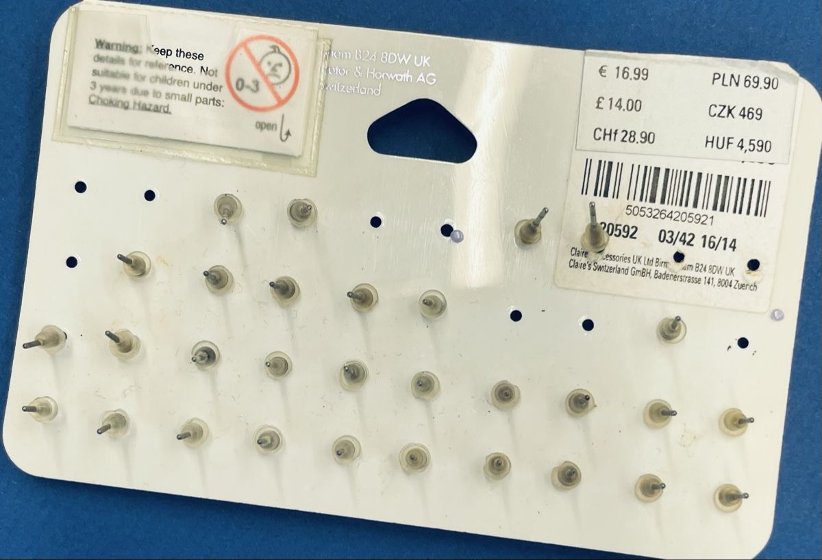 Orecchini pendenti & Orecchini a lobo: Claire's Ohrstecker Set, Accessoires – Nuovo e nell'imballaggio originale da Au ZH venduto da Jaggy4 2