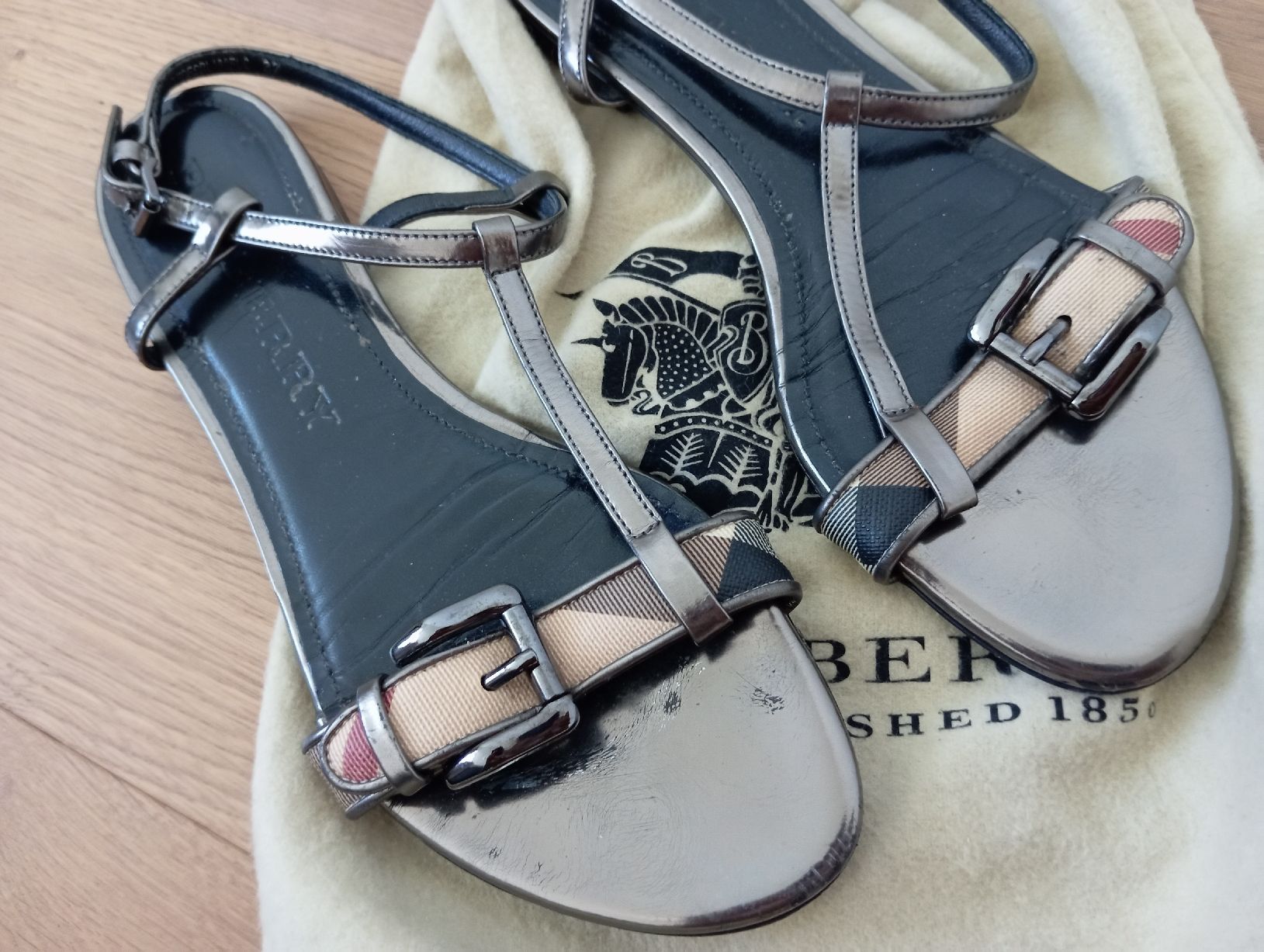 Burberry Scarpe da donna: Burberry Sandalen, Grösse 37 – Usato da Romanshorn venduto da mololo