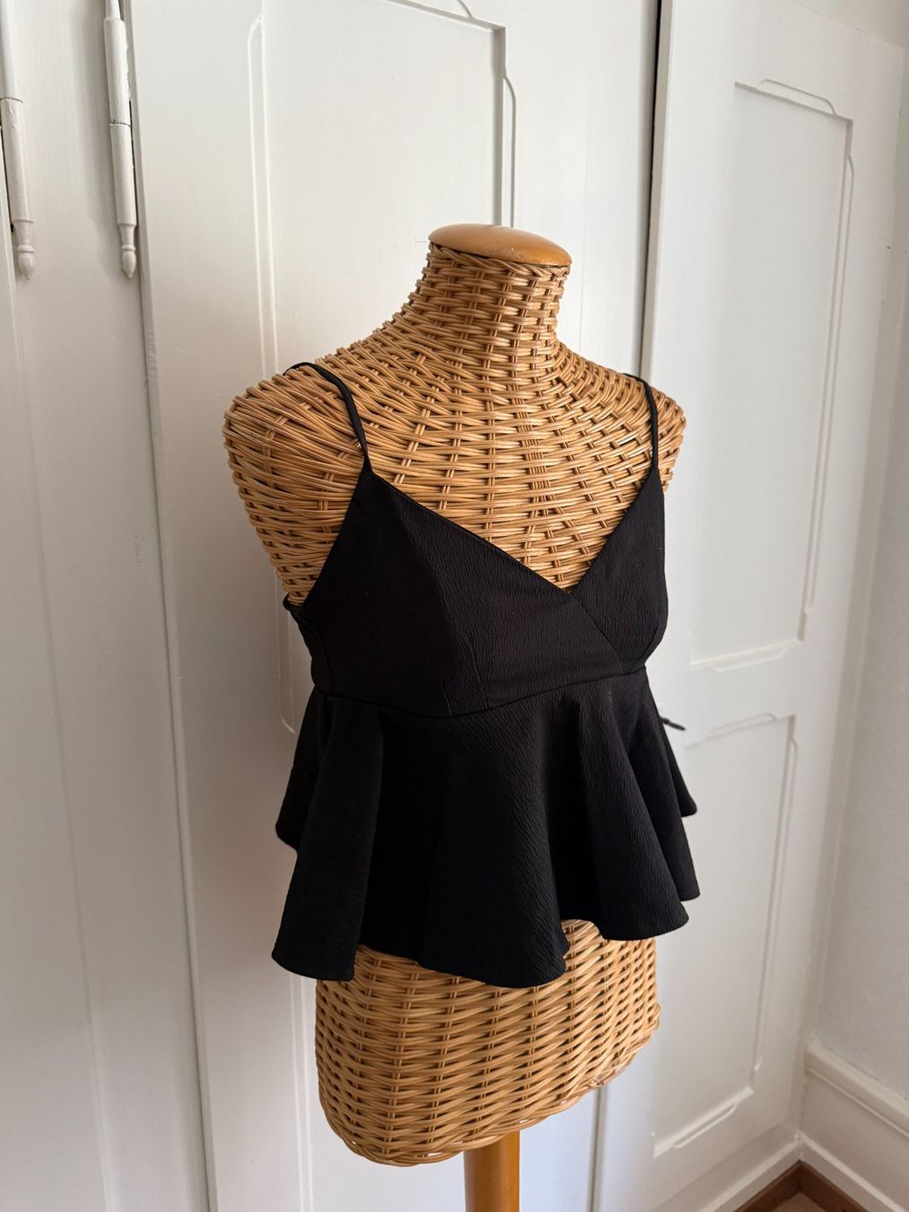 H&M Top: Schösschen Top schwarz 40 – Usato da Zürich venduto da Diazaio 1