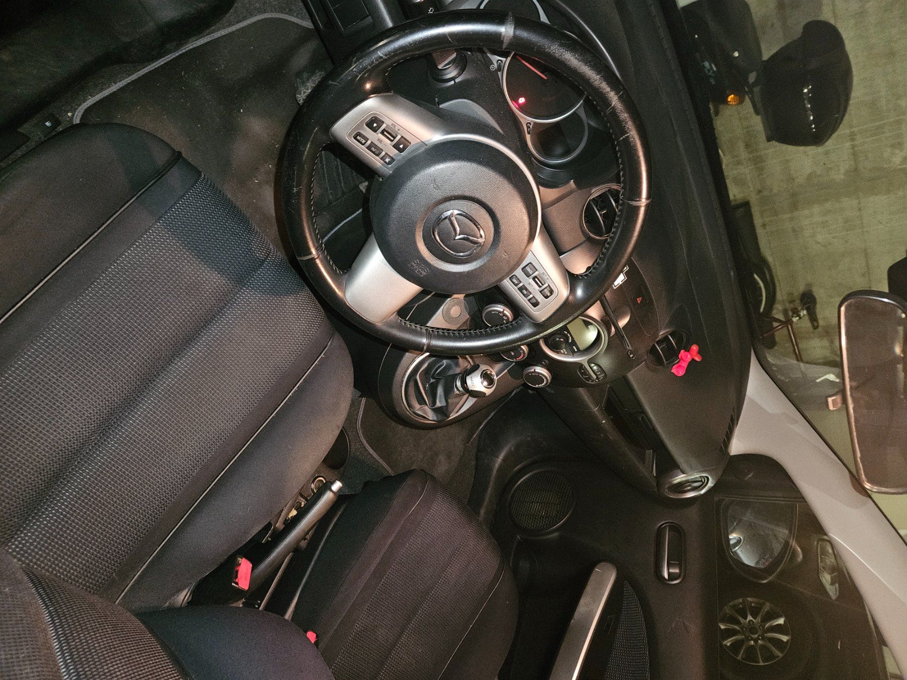 Mazda Autos: Mazda 2 1.5 Essence – À réparer / Export – D'occasion à La Tour-de-Peilz par rey_9sfz 6