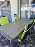 Gartentisch mit 4 Stühlen und Kissen