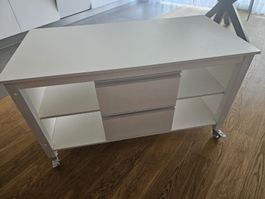 Tisch weiss auf Rollen