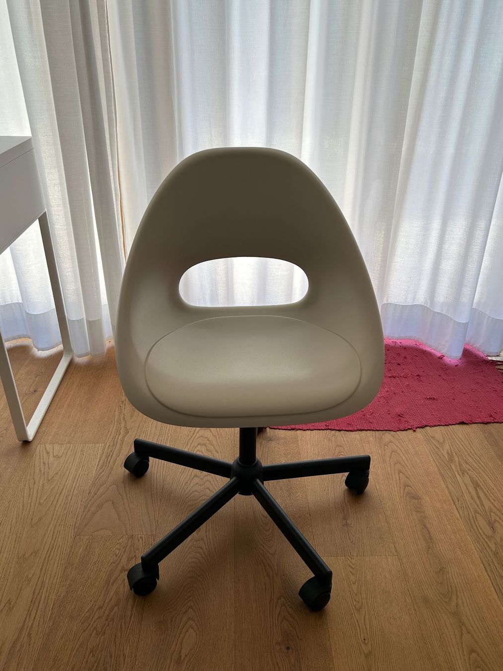 Ikea Sedie: Ikea Bürostuhl mit Rollen – Usato da Niederried Interl venduto da flu_nqh8