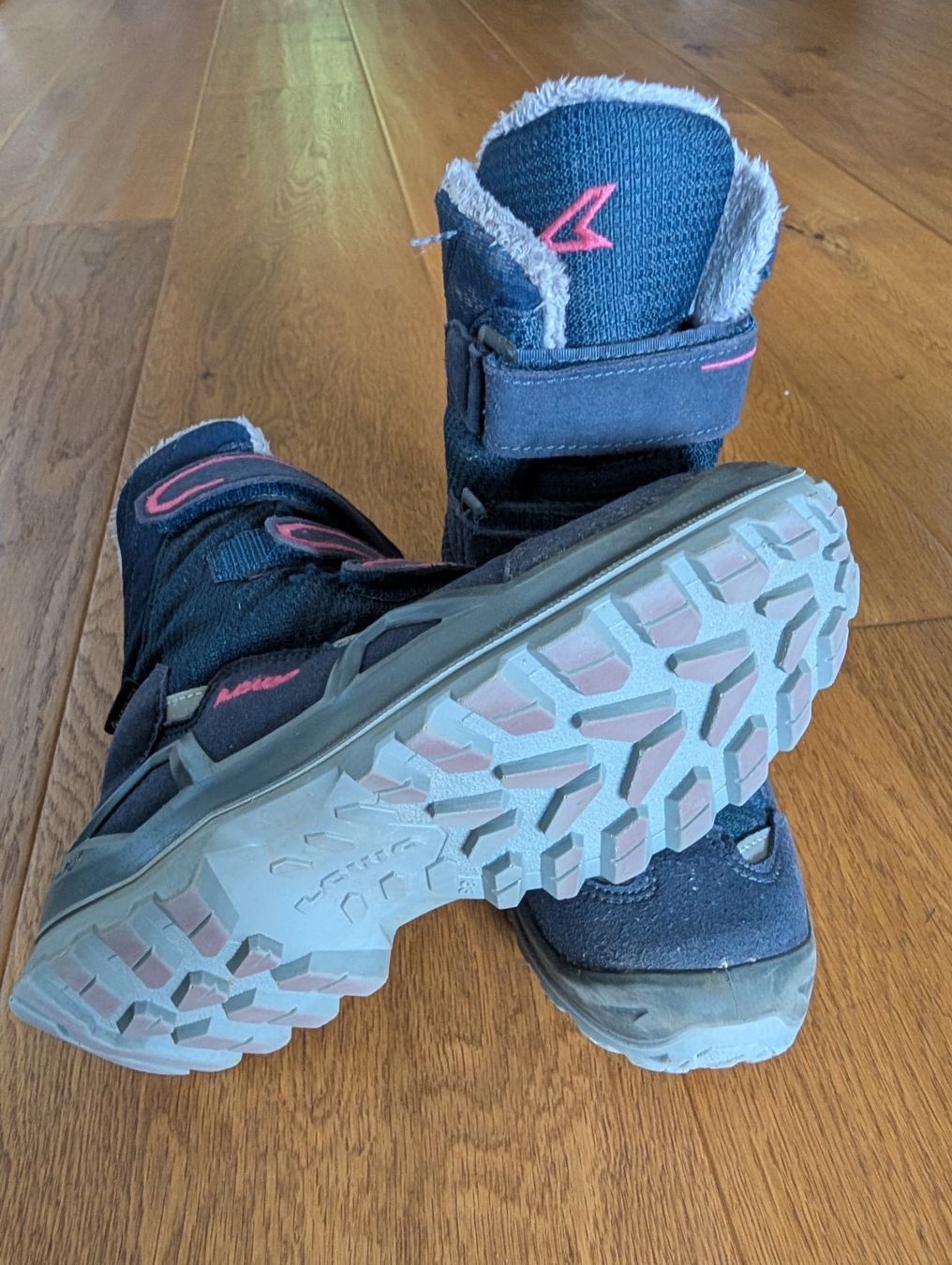 Lowa Schuhe für Jungen: Lowa Winterschule Gr 33 – Gebraucht aus Ennetmoos von Mountainfee 1