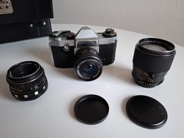 Praktica PL nova IB SLR-Kamera mit 2 Wechselobjektiven