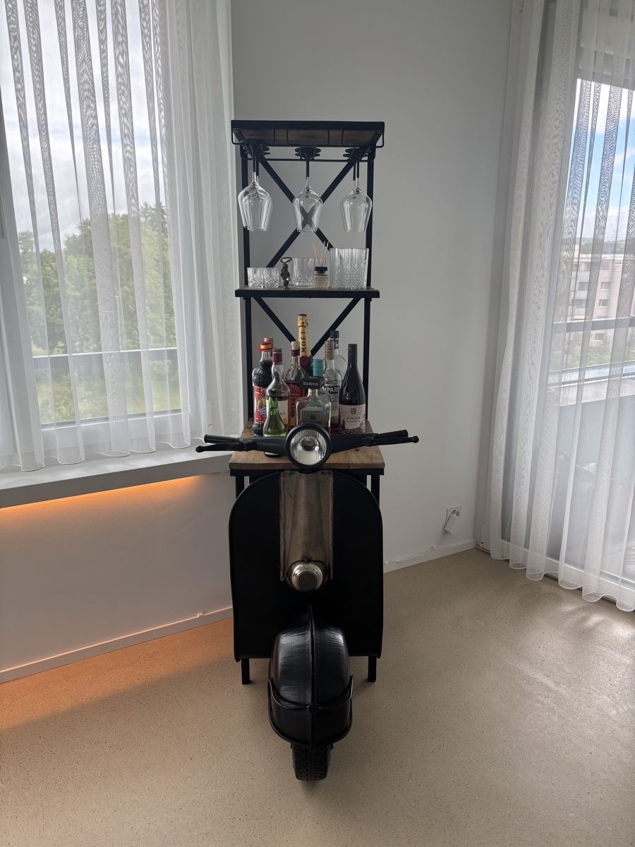 Allestimento di negozi e stand fieristici: Vespa-Bar – Usato da Kloten venduto da lepos93