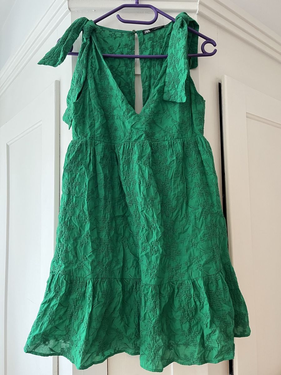 Zara Tute: Zara Overall – Nuovo (secondo la descrizione) da Zürich venduto da Closetbesties