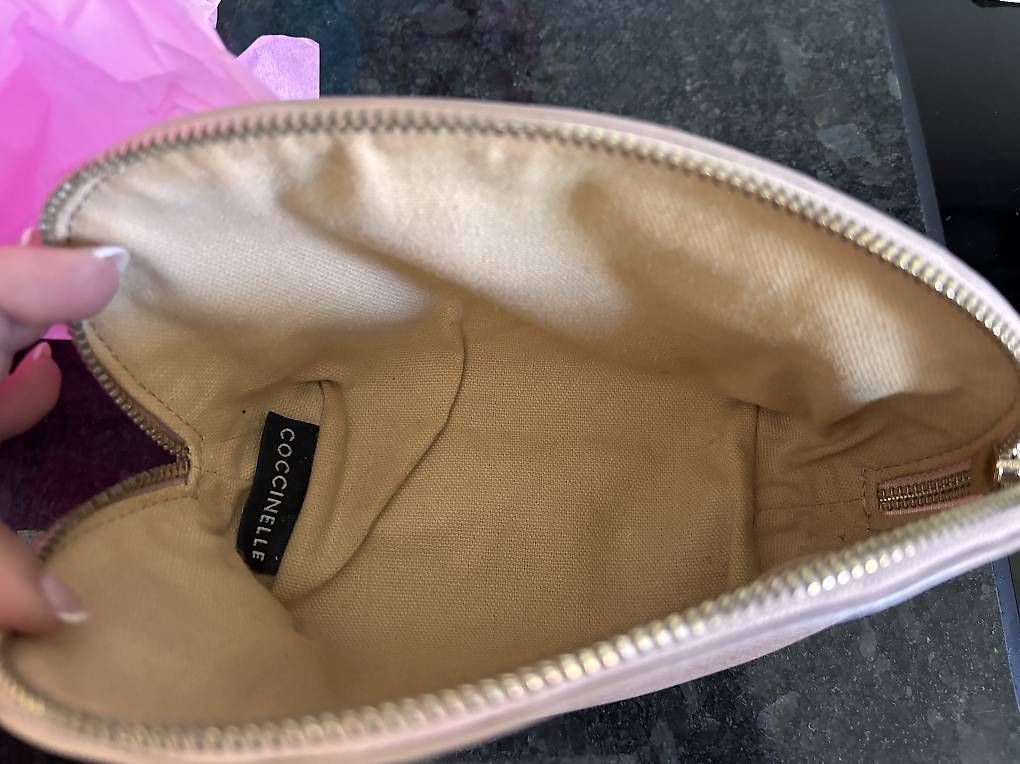 Kosmetikkoffer: Coccinelle Kosmetiktasche – Gebraucht aus Zürich von laboum 1